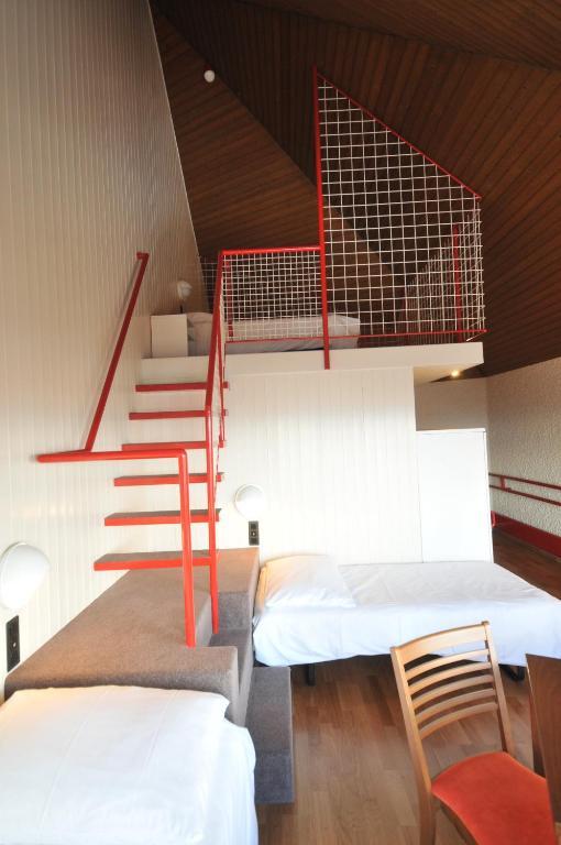 Hotel Twannberg Neuchâtel Oda fotoğraf