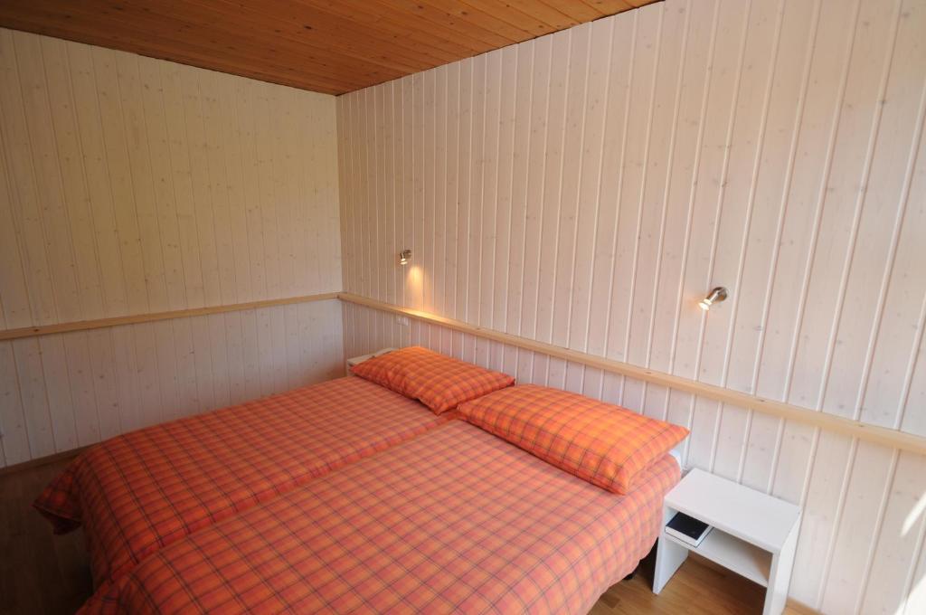 Hotel Twannberg Neuchâtel Oda fotoğraf