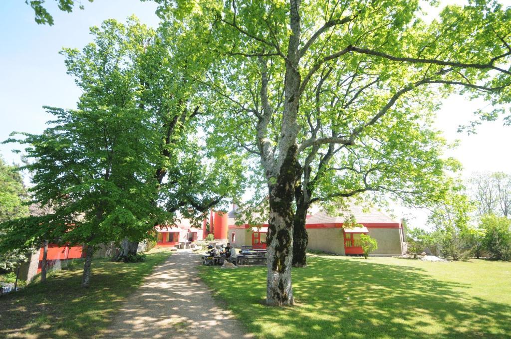 Hotel Twannberg Neuchâtel Oda fotoğraf